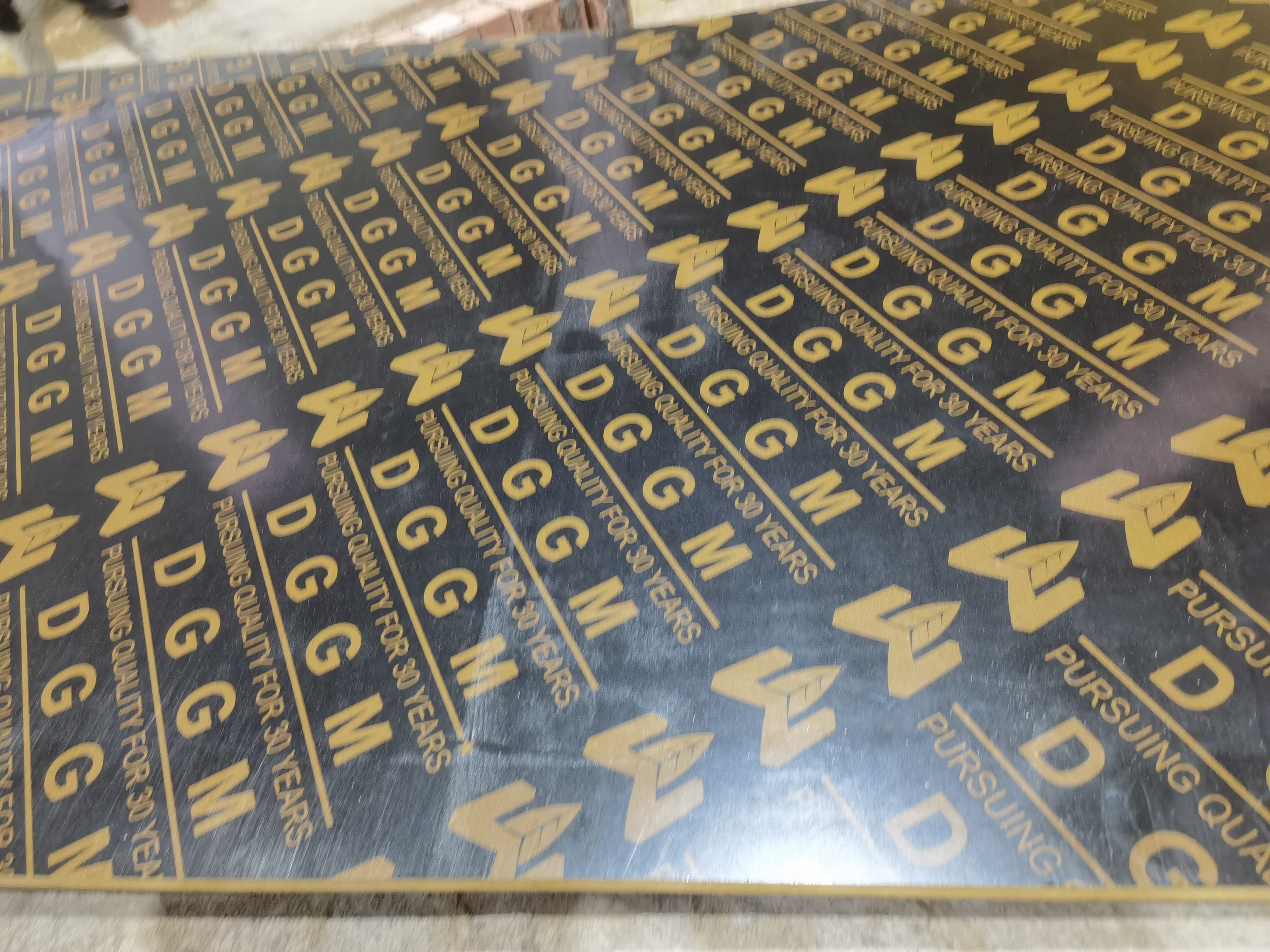 In che modo la cassaforma laminata dell'edificio migliora l'efficienza della costruzione?