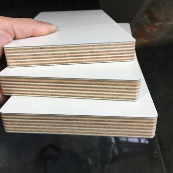 Plywood: uno strumento versatile nella vita moderna